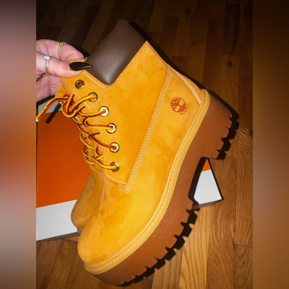 FINAL PRICE NWB Timberland Women’s Stone Street 6 In Boot Color Wheat - Picture 4 of 7